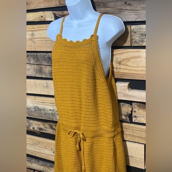 EUC- Universal Thread Mustard Knit/chrochet stretchy Romper, wore once - Picture 3 of 10